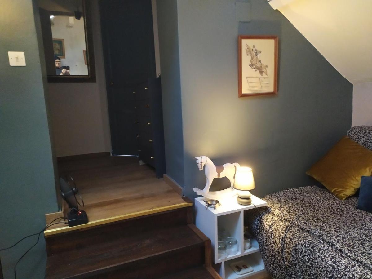 Velles  Petit Saint Hubert 1 A 4 Personnes B&B 외부 사진