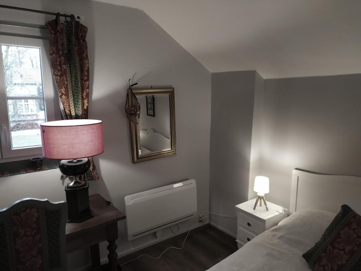 Velles  Petit Saint Hubert 1 A 4 Personnes B&B 외부 사진